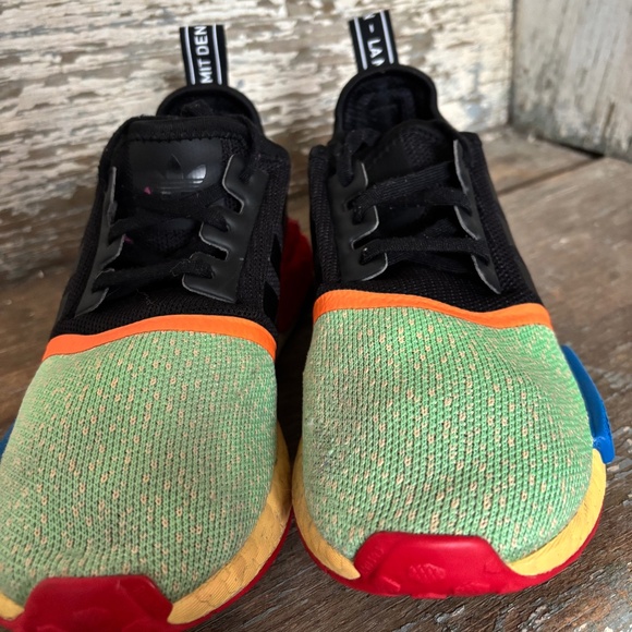 Adidas’s NMD R1 J 2020 Black Multicolored Athletic Shoe FW1076 size 6.5 - Picture 1 of 14